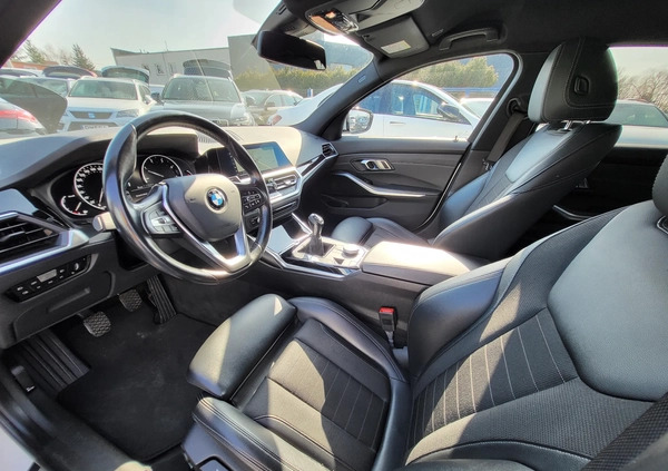 BMW Seria 3 cena 99900 przebieg: 205000, rok produkcji 2019 z Nowa Sól małe 232